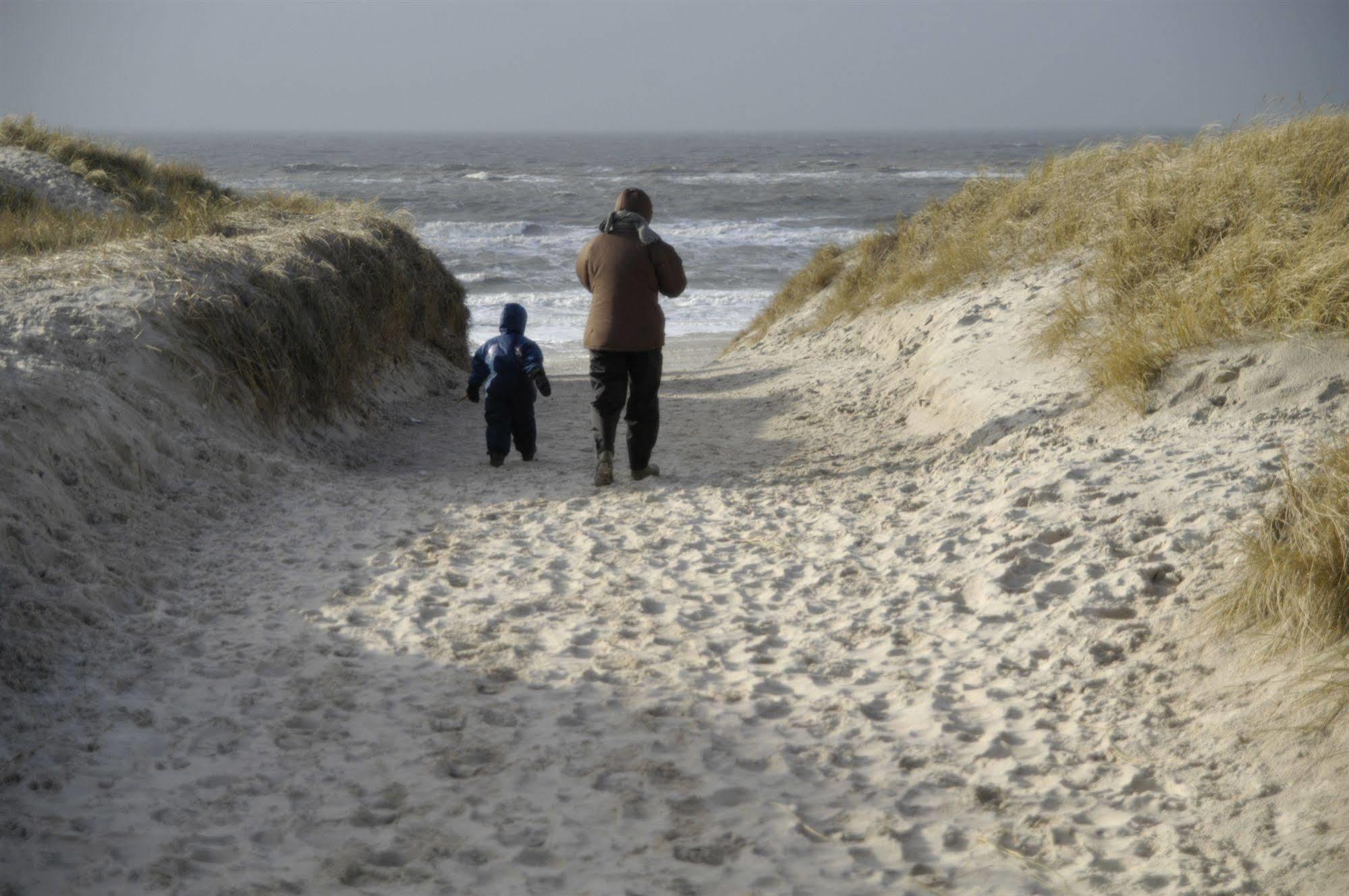 Henne Strand Ferie Accommodation Hennebjerg Exterior photo